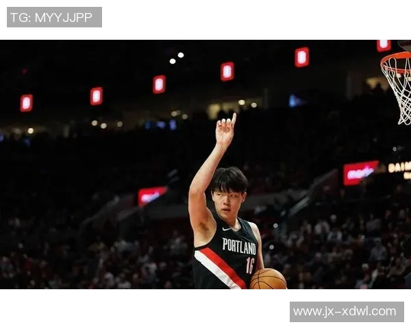 开拓者宣告!下放二阵防卫中锋!杨瀚森背靠背1+1+1 开拓者宣告!下放二阵防卫中锋!杨瀚森背靠背1+1+1